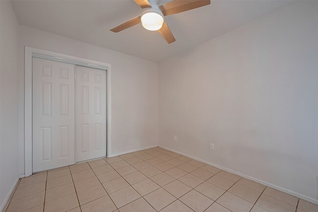 Building Photo - 11009 Crenchrus Ct