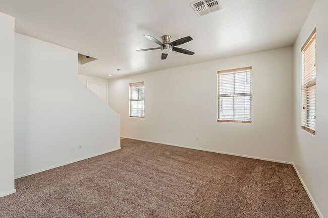 Building Photo - Beautiful Townhome in Phoenix Arizona