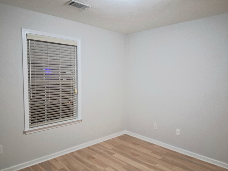 Building Photo - 1731 Elizabeth St