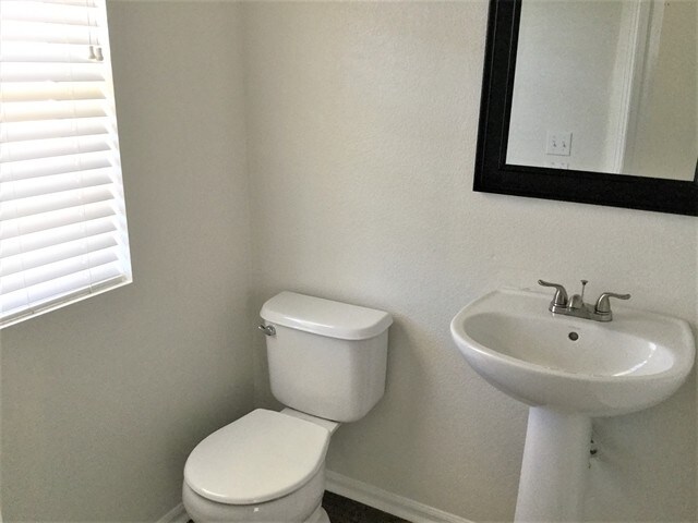 Building Photo - 5552 N Genoa St