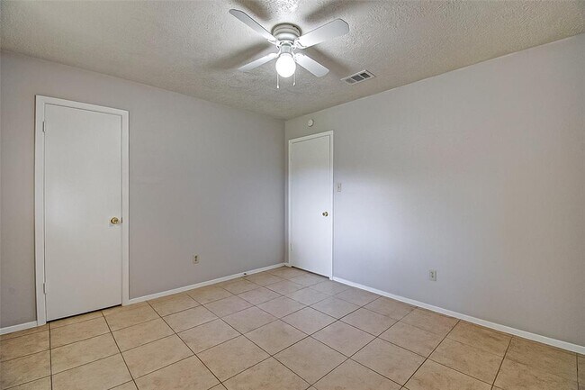 Building Photo - 11203 Doric Ct