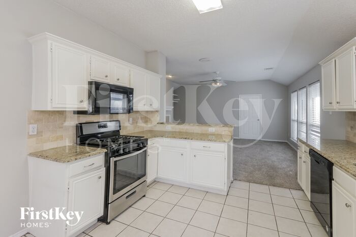 Building Photo - 2500 Crystal Falls Dr