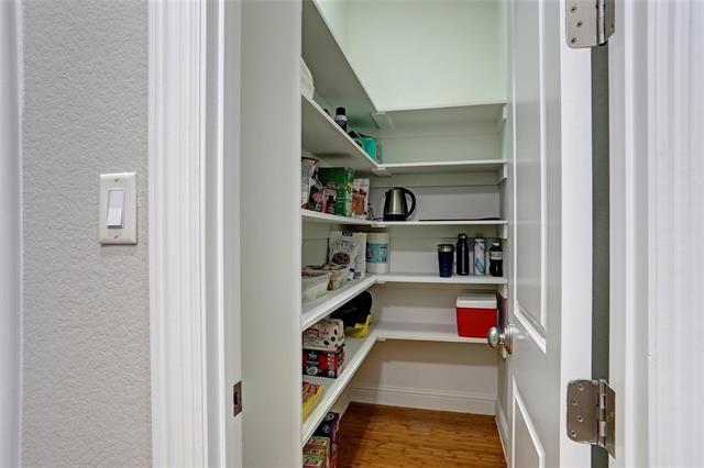 Building Photo - 6010 La Vista Dr