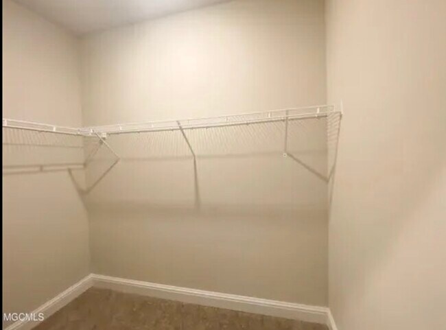 Building Photo - 5490 Overland Dr