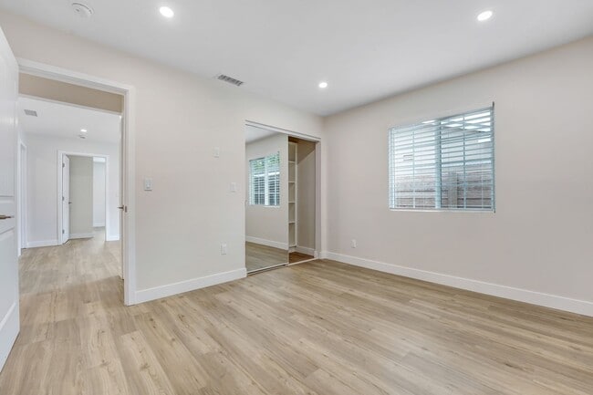 Building Photo - Stunning 3-Bedroom + Den Lease | Brand New...