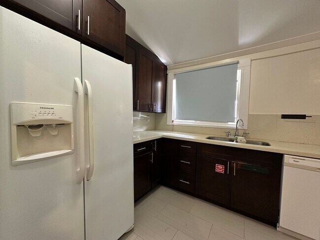 Building Photo - 430 Liliha Ct Ln