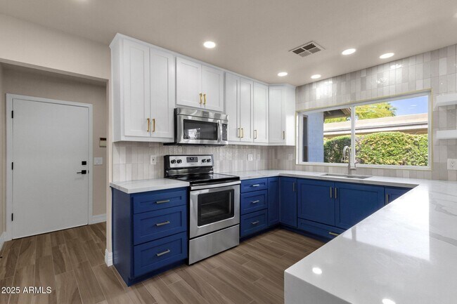 Building Photo - 4913 E Acoma Dr