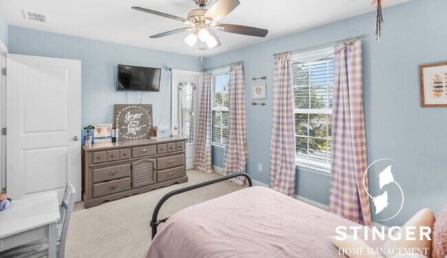 Building Photo - 44 Saluda Way