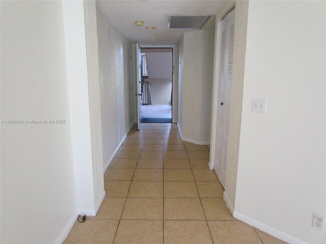 Building Photo - 500 SW 130th Terrace