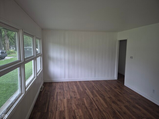 Building Photo - 2725 Kristen Dr W