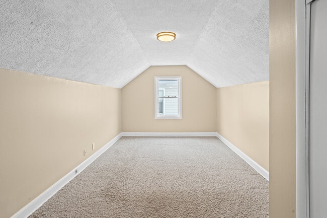 Building Photo - 2128 Windemere Ave