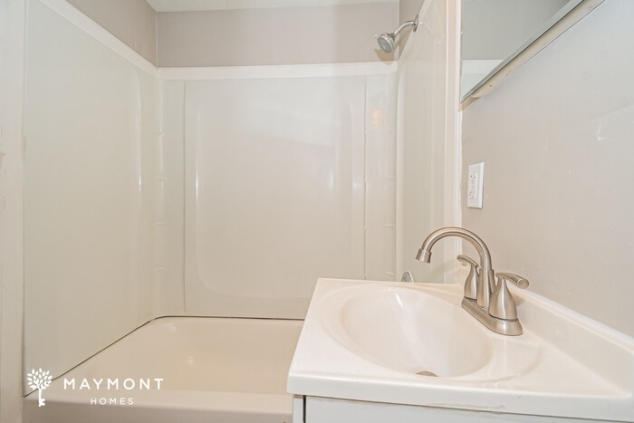 Building Photo - 5601 Tampico Rd