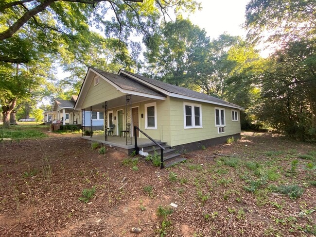 Building Photo - 1/1 duplex in shelby, nc
