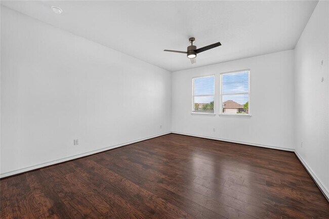 Building Photo - 7634 Leonardo Dr