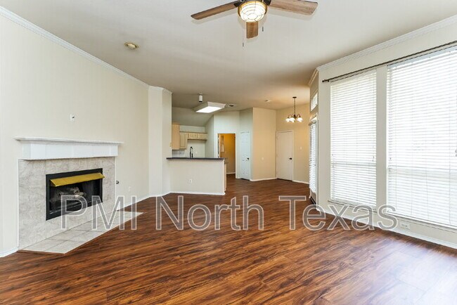 Building Photo - 10706 Robincreek Ln