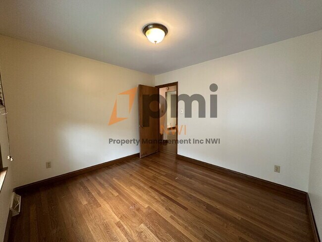 Building Photo - 408 E Clark St