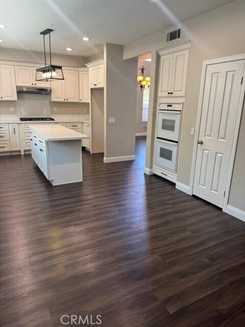 Building Photo - 16252 Fieldcrest Ct