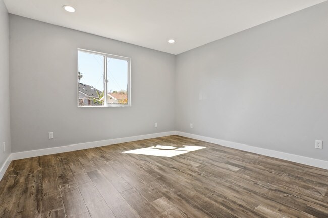 Building Photo - 5258 Oakland St