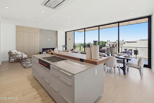 Building Photo - 4849 N Camelback Rdg Dr
