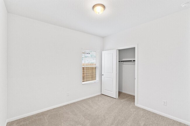 Building Photo - 249 Crystal Brook Dr