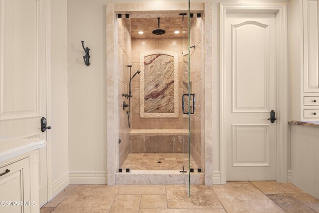 Building Photo - 4358 Cresthaven Dr