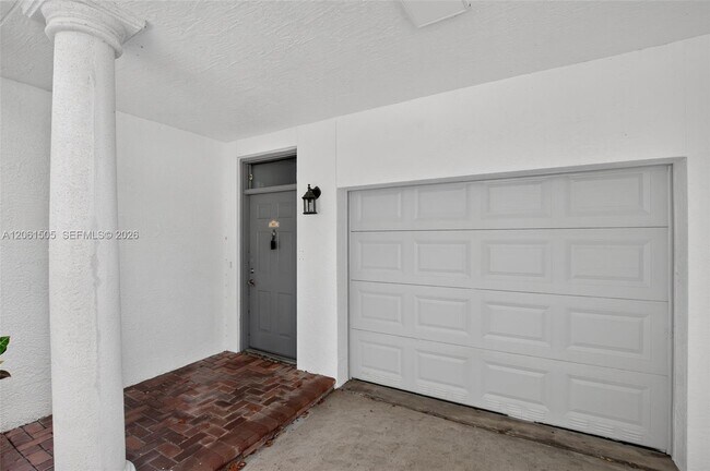 Building Photo - 2024 Alta Meadows Ln
