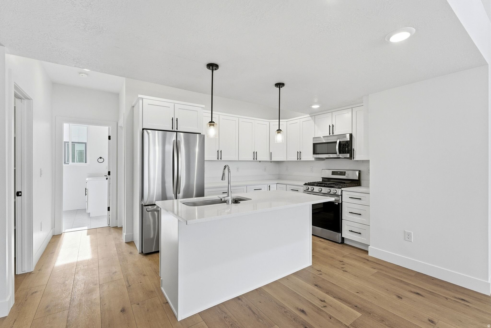 Building Photo - 138 E Chambord Ct