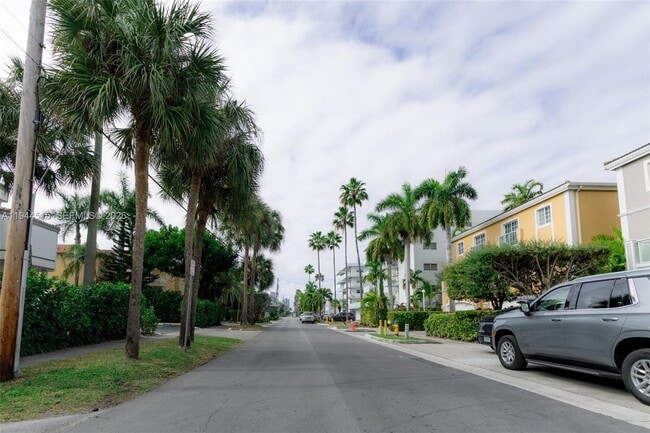 Building Photo - 3920 NE 168th St