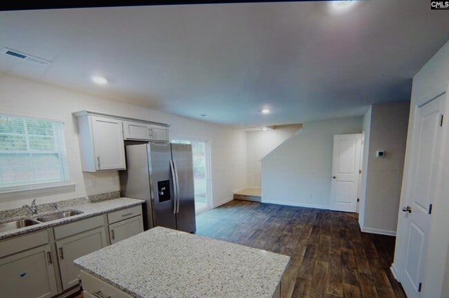 Building Photo - 457 Delahays Rd