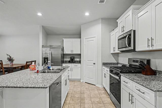 Building Photo - 513 Bronze Cir W