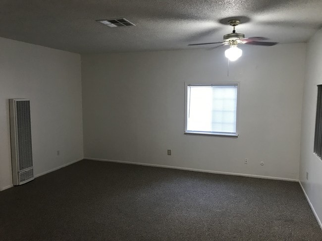 Building Photo - 1059 La Mesa Dr