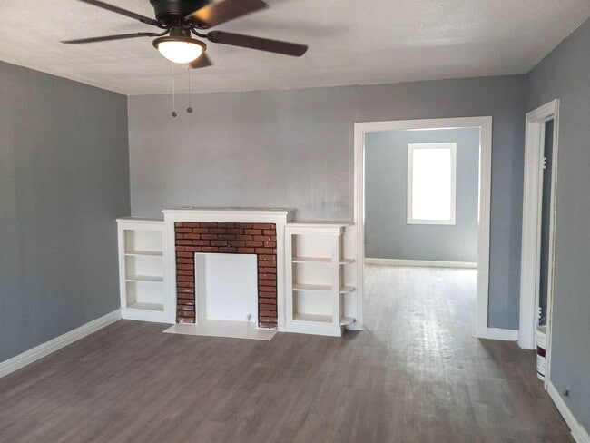 Building Photo - Handyman Special $0 First Month's Rent / “...