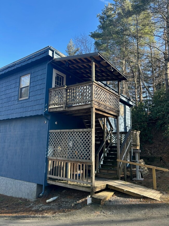 Building Photo - 3174 U.S. 321, Unit B