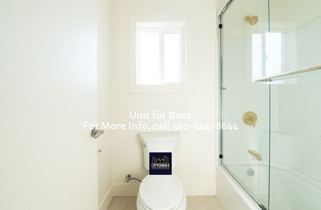 Building Photo - Townhome - 3 Bedrooms-2.0 Baths - Cudahy
