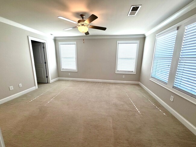 Building Photo - 4 bedroom, 3.5 bath townhouse in a swim community located in Woodstock, GA. Within walking distan...