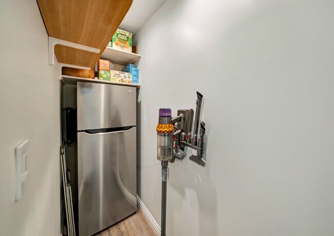 Building Photo - 7847 Apperson St