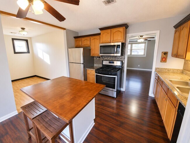 Building Photo - 5230 Wyandot Pl