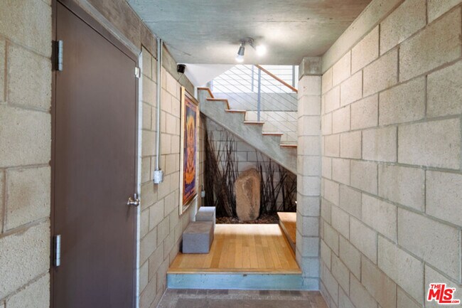 Building Photo - 2216 Bancroft Ave