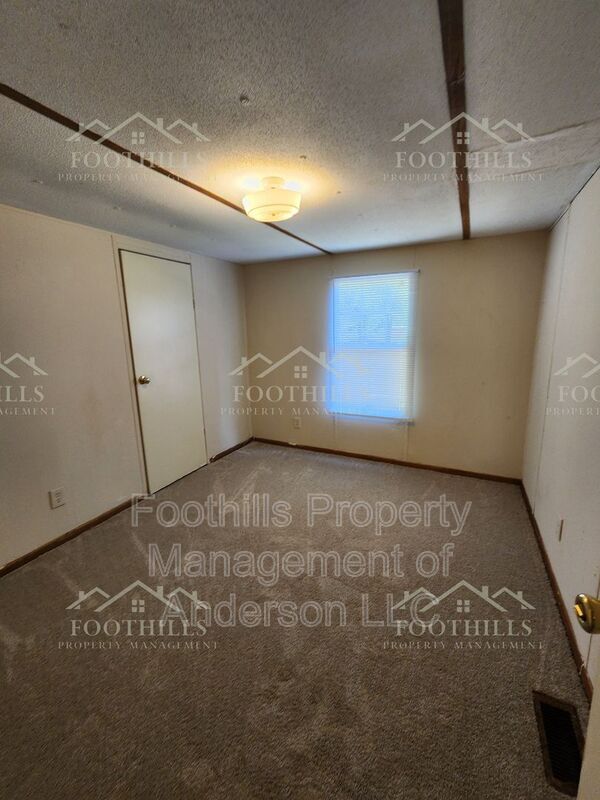 Building Photo - 131 Woodfern Cir