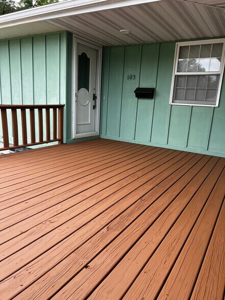 Front Porch - 103 W Golf Ave
