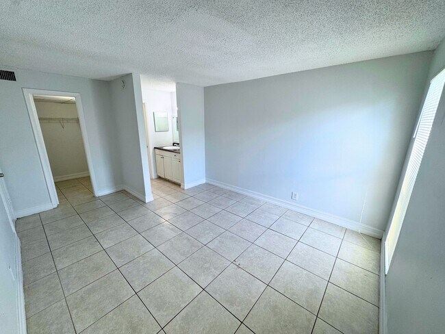 Building Photo - 4459 Treehouse Ln