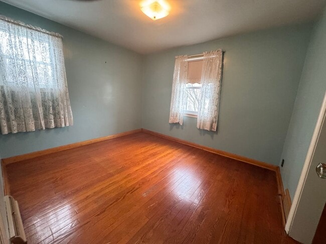 Building Photo - 3 Bedroom 1.5 Bath Rental Rome NY