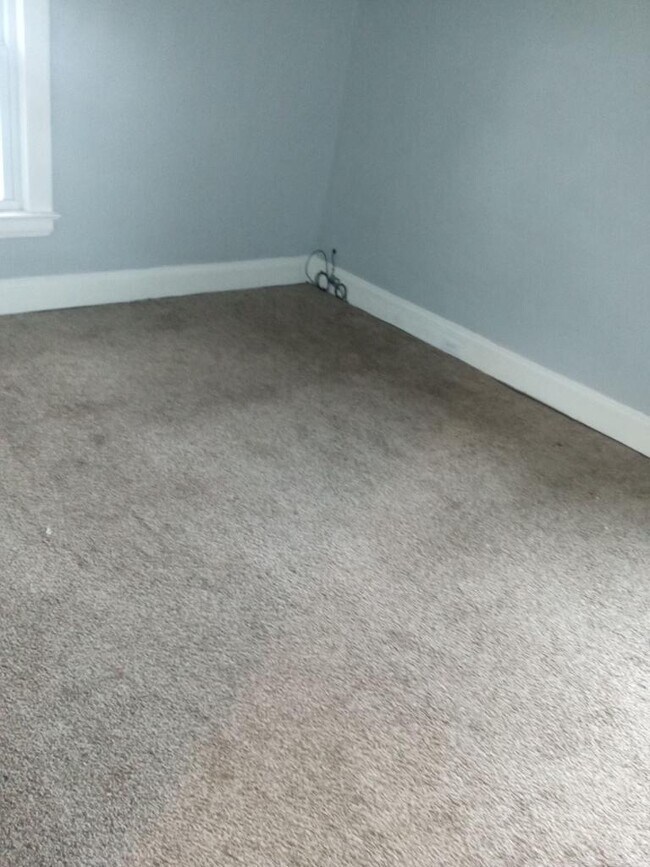 Building Photo - 295 E 238th St