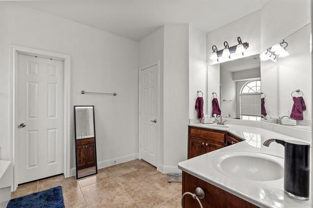 Building Photo - 3524 Hutch Dr