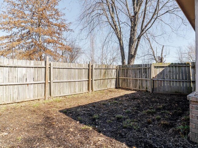 Building Photo - 3 McIntosh Ln