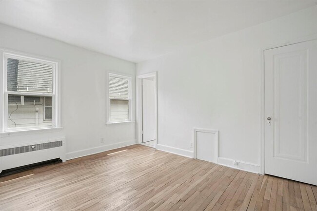 Building Photo - 106 Grand Blvd