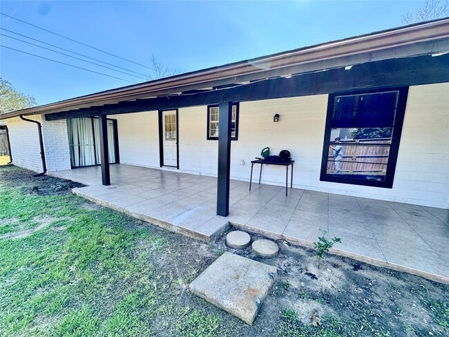 Building Photo - 7203 Addicks Clodine Rd