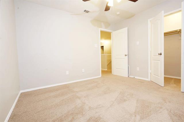 Building Photo - 1612 Cambridge Dr