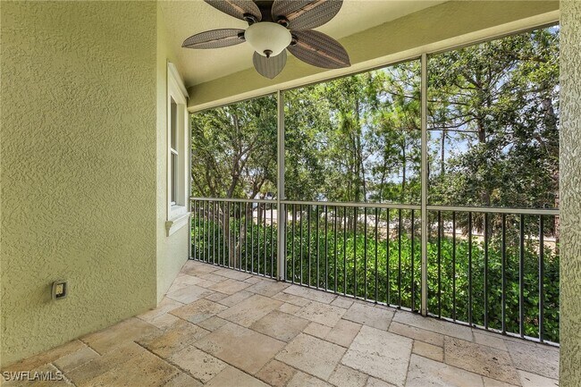 Building Photo - 1325 Mariposa Cir