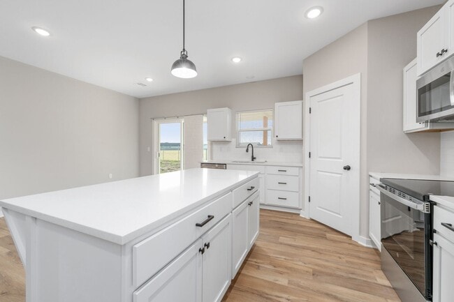 Building Photo - 2121 E Elk Rdg Ave